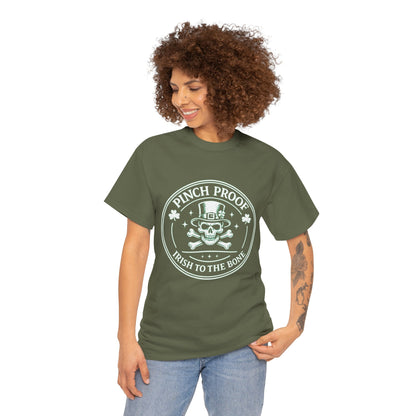 Vintage Skull & Crossbones Irish Tee — Mint Graphic Pirate Emblem T‑Shirt